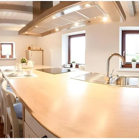 Knudsen Apartment *