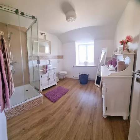 Knudsen Apartment *